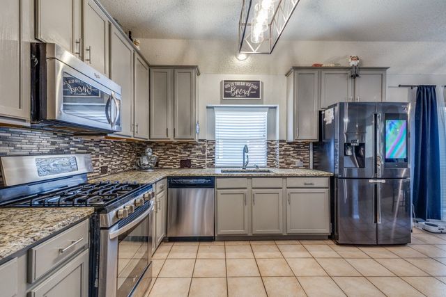 8125 Ross Lake Drive, Fort Worth, TX 76137