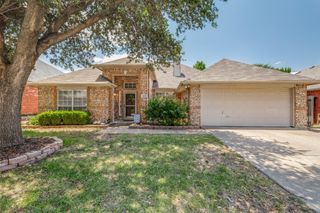 8125 Ross Lake Drive, Fort Worth, TX 76137