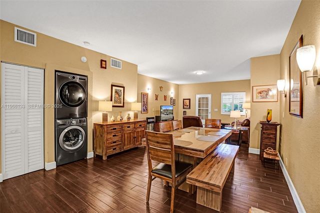 4812 Washington St 3, Hollywood, FL 33021