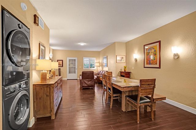 4812 Washington St 3, Hollywood, FL 33021