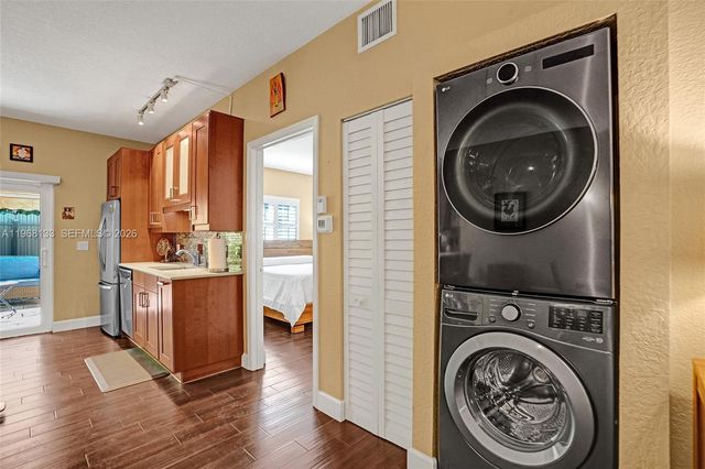 4812 Washington St 3, Hollywood, FL 33021