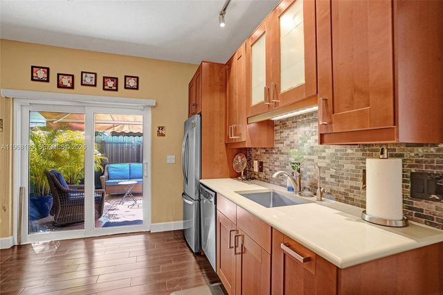 4812 Washington St 3, Hollywood, FL 33021