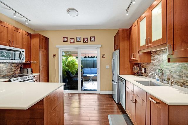 4812 Washington St 3, Hollywood, FL 33021