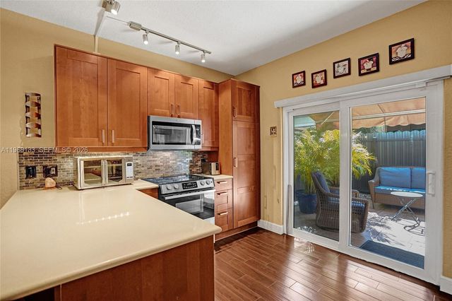 4812 Washington St 3, Hollywood, FL 33021