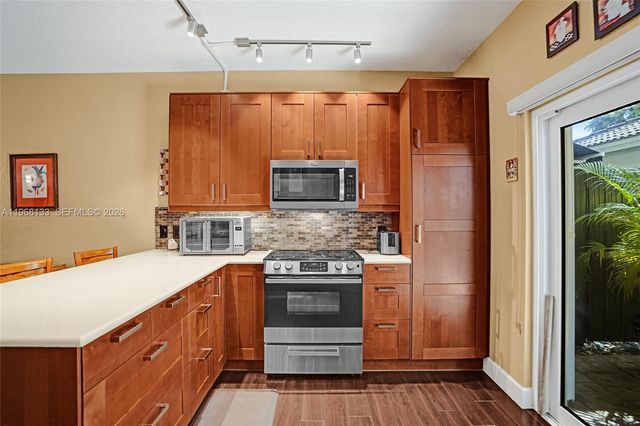 4812 Washington St 3, Hollywood, FL 33021