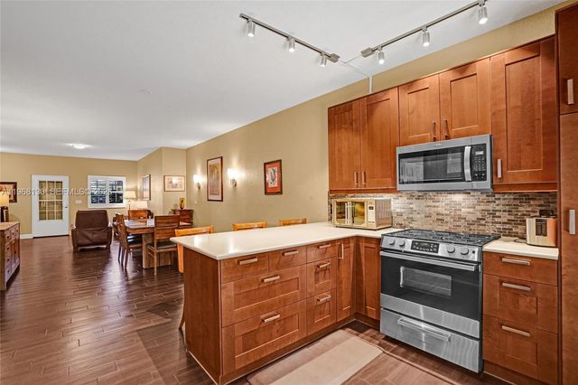 4812 Washington St 3, Hollywood, FL 33021