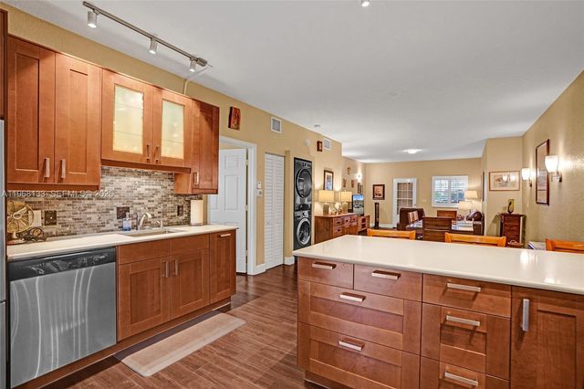 4812 Washington St 3, Hollywood, FL 33021