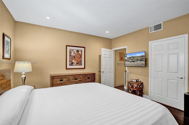 4812 Washington St 3, Hollywood, FL 33021