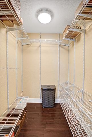 4812 Washington St 3, Hollywood, FL 33021