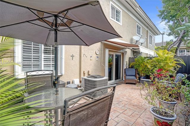 4812 Washington St 3, Hollywood, FL 33021