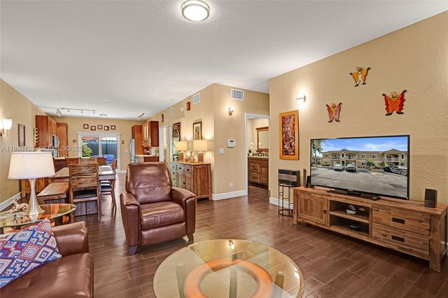 4812 Washington St 3, Hollywood, FL 33021