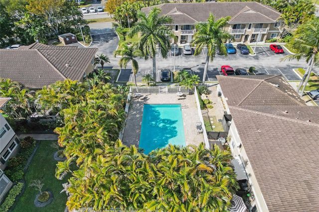 4812 Washington St 3, Hollywood, FL 33021