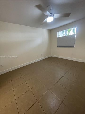2811 N Oakland Forest Dr 102, Oakland Park, FL 33309
