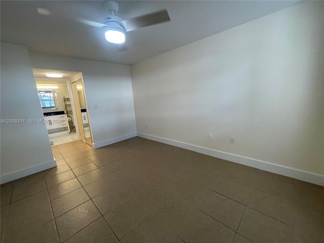 2811 N Oakland Forest Dr 102, Oakland Park, FL 33309