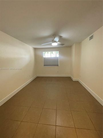 2811 N Oakland Forest Dr 102, Oakland Park, FL 33309