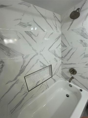 2811 N Oakland Forest Dr 102, Oakland Park, FL 33309