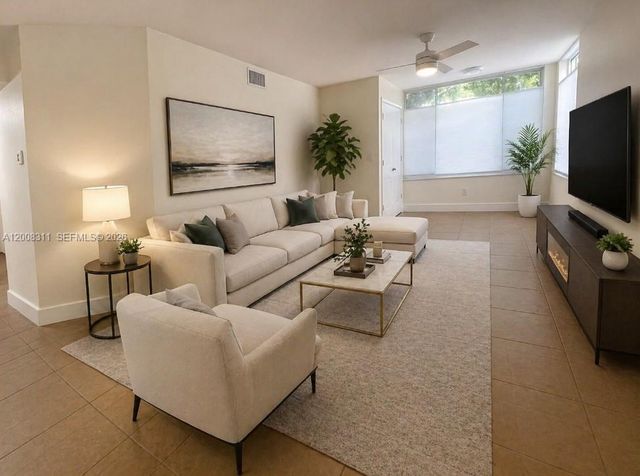 2811 N Oakland Forest Dr 102, Oakland Park, FL 33309