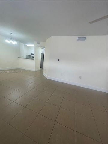 2811 N Oakland Forest Dr 102, Oakland Park, FL 33309
