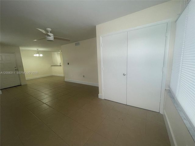 2811 N Oakland Forest Dr 102, Oakland Park, FL 33309