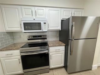 2811 N Oakland Forest Dr 102, Oakland Park, FL 33309