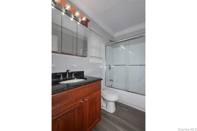 25 N Clinton Avenue 5A, Bay Shore, NY 11706