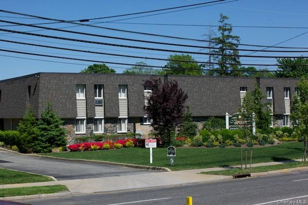 25 N Clinton Avenue 5A, Bay Shore, NY 11706