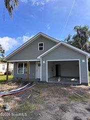 306 Garrison Street, Darien, GA 31305