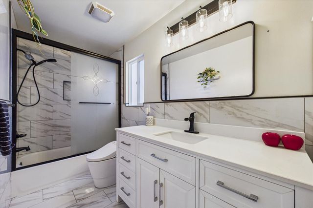 6194 Abrahamsen Court, Eureka, CA 95503