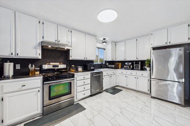 6194 Abrahamsen Court, Eureka, CA 95503