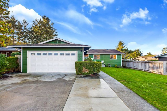 6194 Abrahamsen Court, Eureka, CA 95503