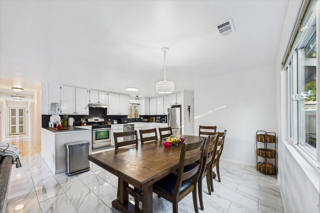 6194 Abrahamsen Court, Eureka, CA 95503