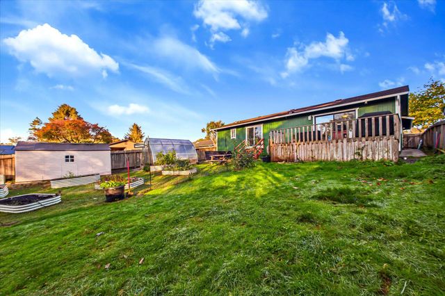 6194 Abrahamsen Court, Eureka, CA 95503