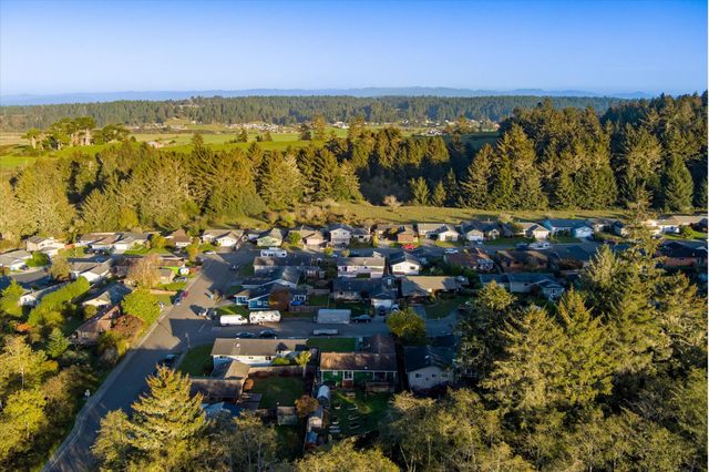 6194 Abrahamsen Court, Eureka, CA 95503