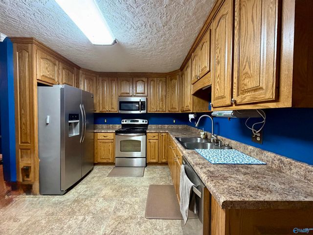 1980 Riddles Bend Road, Rainbow City, AL 35906