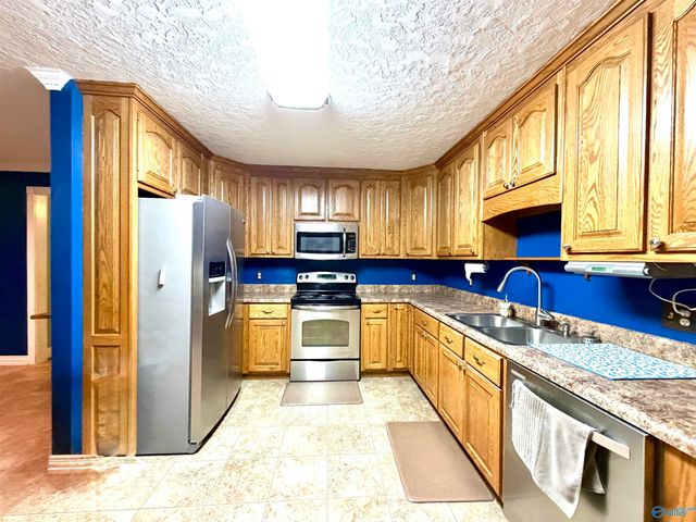 1980 Riddles Bend Road, Rainbow City, AL 35906