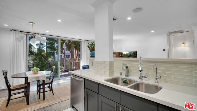 100 S Doheny Drive 221, Los Angeles, CA 90048