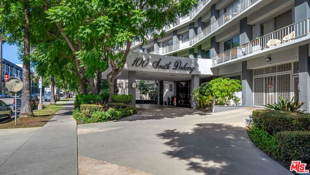 100 S Doheny Drive 221, Los Angeles, CA 90048