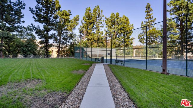 100 S Doheny Drive 221, Los Angeles, CA 90048