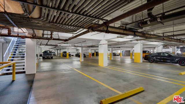 100 S Doheny Drive 221, Los Angeles, CA 90048