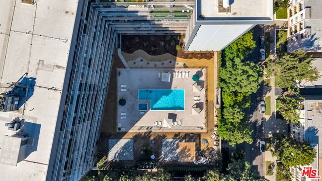 100 S Doheny Drive 221, Los Angeles, CA 90048