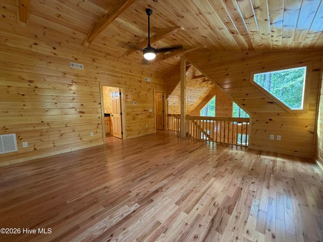 99 Noelles Pass, Murphy, NC 28906