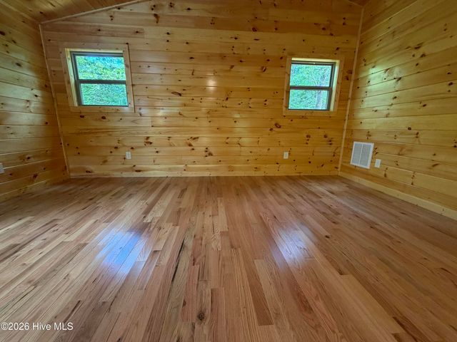 99 Noelles Pass, Murphy, NC 28906