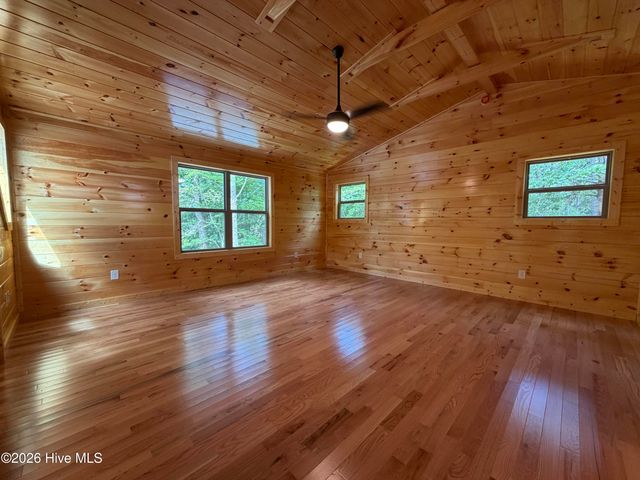 99 Noelles Pass, Murphy, NC 28906