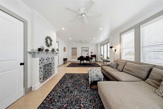 4105 18TH AVENUE S, St Petersburg, FL 33711