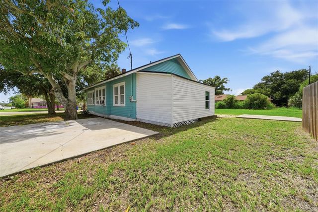 4105 18TH AVENUE S, St Petersburg, FL 33711