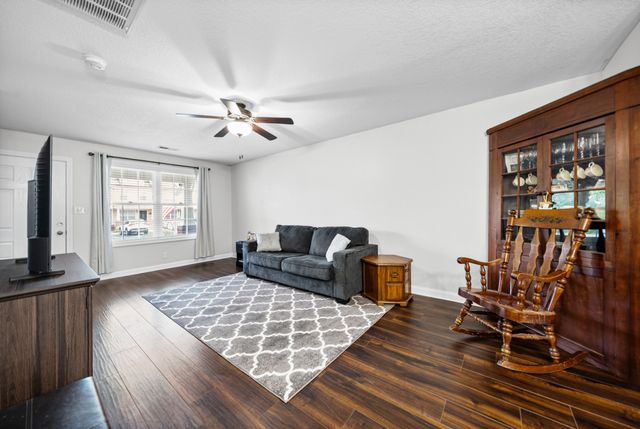 354 Sam Houston Cir, Clarksville, TN 37040