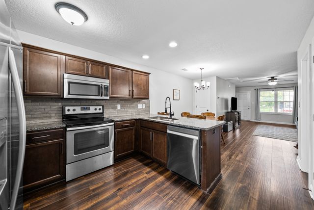 354 Sam Houston Cir, Clarksville, TN 37040