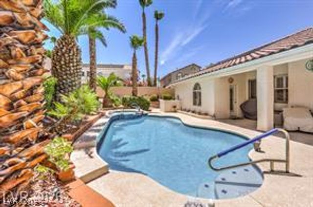 3075 Misty Moon Avenue, Henderson, NV 89052