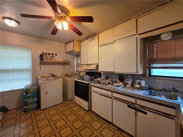 1168 Florida Ave, Corpus Christi, TX 78404