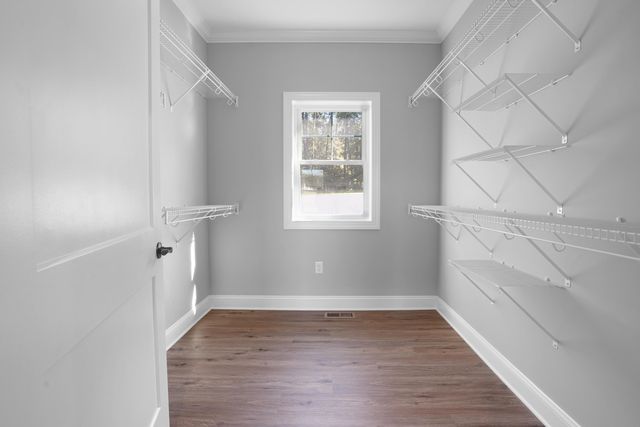 81 Belvior CIR, Moneta, VA 24121